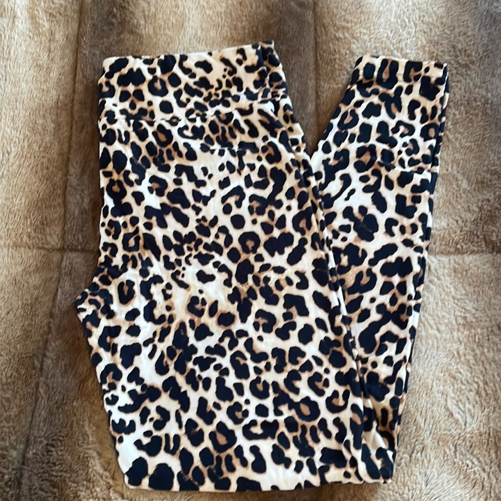 Leopard print leggings